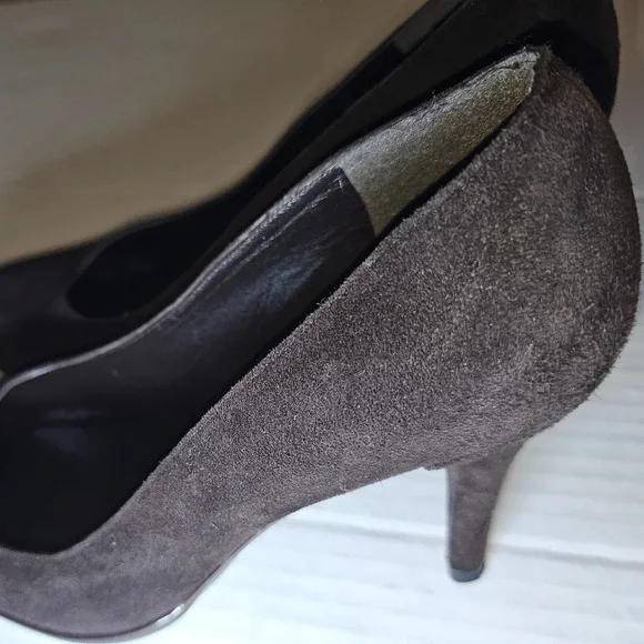 Stuart Weitzman Brown Suede Pumps - Picture 4 of 10